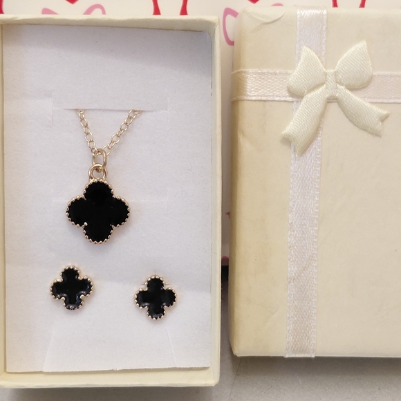 Jewelry - Elegant Black Clover Jewelry Set